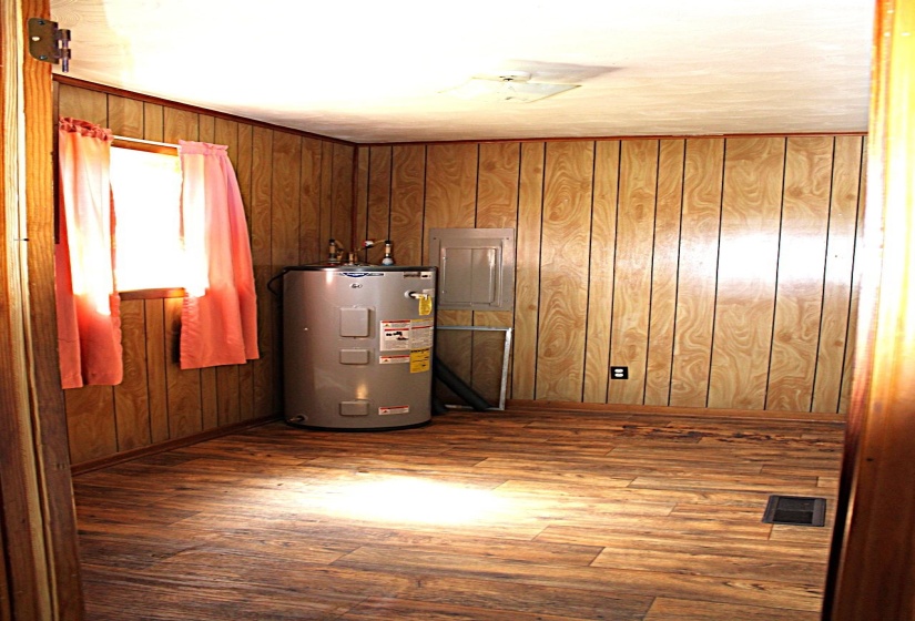 584 CHISHOLM LAKE RD, Ripley, Tennessee 38063, 3 Bedrooms Bedrooms, 5 Rooms Rooms,2 BathroomsBathrooms,Residential,For Sale,CHISHOLM LAKE,10221453