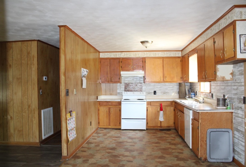 584 CHISHOLM LAKE RD, Ripley, Tennessee 38063, 3 Bedrooms Bedrooms, 5 Rooms Rooms,2 BathroomsBathrooms,Residential,For Sale,CHISHOLM LAKE,10221453
