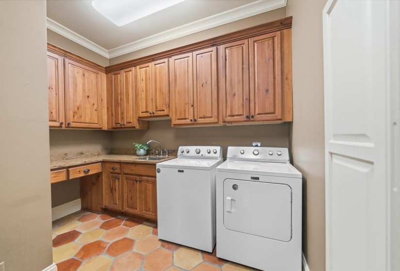2301 CAYLORS WOODS CV, Germantown, Tennessee 38138, 5 Bedroom Bedrooms, 13 Room Rooms,6.2 BathroomBathrooms,Residential,For Sale,CAYLORS WOODS,0,10221454
