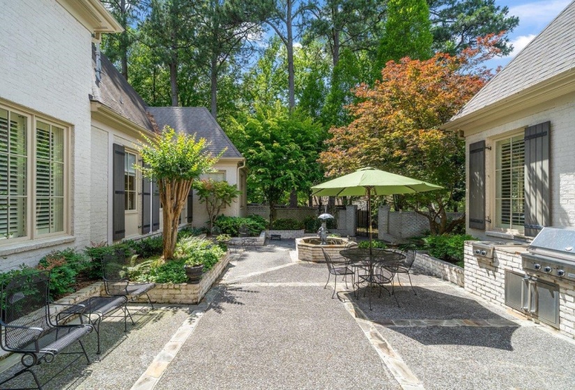 2301 CAYLORS WOODS CV, Germantown, Tennessee 38138, 5 Bedroom Bedrooms, 13 Room Rooms,6.2 BathroomBathrooms,Residential,For Sale,CAYLORS WOODS,0,10221454