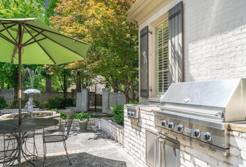 2301 CAYLORS WOODS CV, Germantown, Tennessee 38138, 5 Bedroom Bedrooms, 13 Room Rooms,6.2 BathroomBathrooms,Residential,For Sale,CAYLORS WOODS,0,10221454