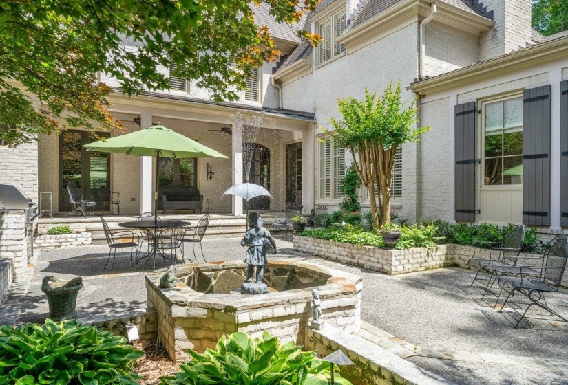 2301 CAYLORS WOODS CV, Germantown, Tennessee 38138, 5 Bedroom Bedrooms, 13 Room Rooms,6.2 BathroomBathrooms,Residential,For Sale,CAYLORS WOODS,0,10221454