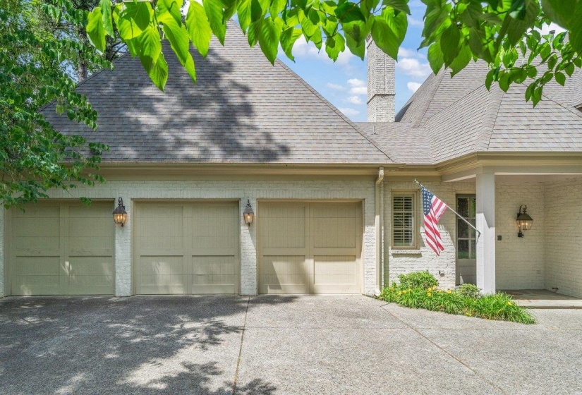 2301 CAYLORS WOODS CV, Germantown, Tennessee 38138, 5 Bedroom Bedrooms, 13 Room Rooms,6.2 BathroomBathrooms,Residential,For Sale,CAYLORS WOODS,0,10221454
