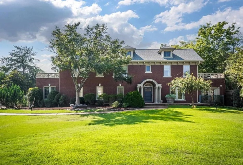 777 WEST DR, Memphis, Tennessee 38112, 6 Bedroom Bedrooms, 11 Room Rooms,5.1 BathroomBathrooms,Residential,For Sale,WEST,0,10221456
