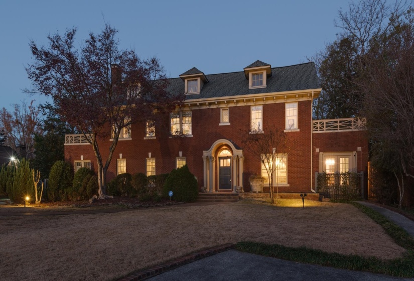 777 WEST DR, Memphis, Tennessee 38112, 6 Bedroom Bedrooms, 11 Room Rooms,5.1 BathroomBathrooms,Residential,For Sale,WEST,0,10221456