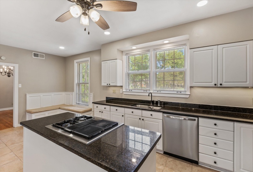 2149 ROLLING VALLEY DR, Germantown, Tennessee 38138, 4 Bedroom Bedrooms, 9 Room Rooms,2 BathroomBathrooms,Residential,For Sale,ROLLING VALLEY,0,10221186