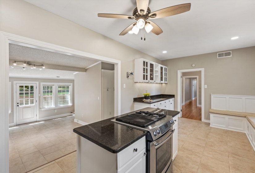 2149 ROLLING VALLEY DR, Germantown, Tennessee 38138, 4 Bedroom Bedrooms, 9 Room Rooms,2 BathroomBathrooms,Residential,For Sale,ROLLING VALLEY,0,10221186