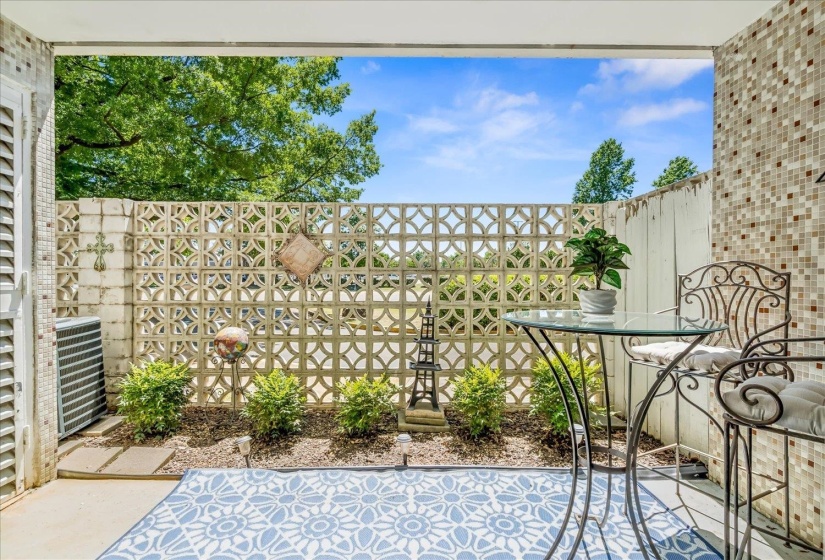 3080 WALNUT GROVE RD, Memphis, Tennessee 38111, 2 Bedroom Bedrooms, 5 Room Rooms,2 BathroomBathrooms,Residential,For Sale,WALNUT GROVE,0,10221467