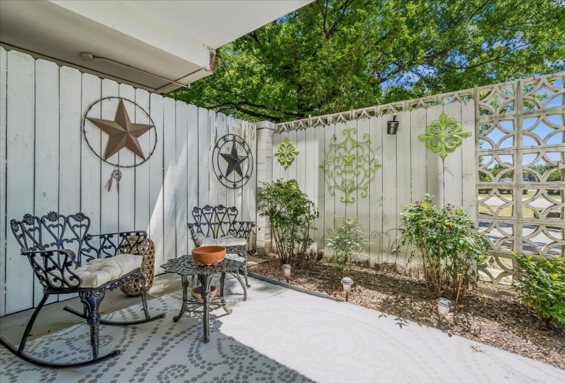 3080 WALNUT GROVE RD, Memphis, Tennessee 38111, 2 Bedroom Bedrooms, 5 Room Rooms,2 BathroomBathrooms,Residential,For Sale,WALNUT GROVE,0,10221467