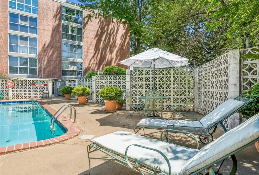 3080 WALNUT GROVE RD, Memphis, Tennessee 38111, 2 Bedroom Bedrooms, 5 Room Rooms,2 BathroomBathrooms,Residential,For Sale,WALNUT GROVE,0,10221467