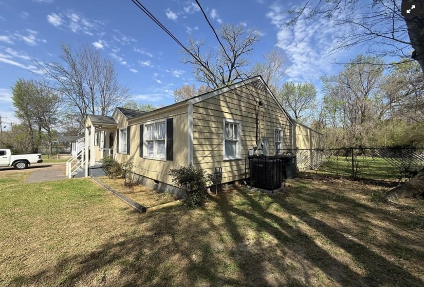 3312 UNIVERSITY ST, Memphis, Tennessee 38127, 3 Bedrooms Bedrooms, 6 Rooms Rooms,2 BathroomsBathrooms,Residential,For Sale,UNIVERSITY,10221477