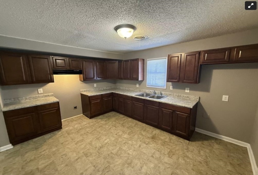 3312 UNIVERSITY ST, Memphis, Tennessee 38127, 3 Bedrooms Bedrooms, 6 Rooms Rooms,2 BathroomsBathrooms,Residential,For Sale,UNIVERSITY,10221477