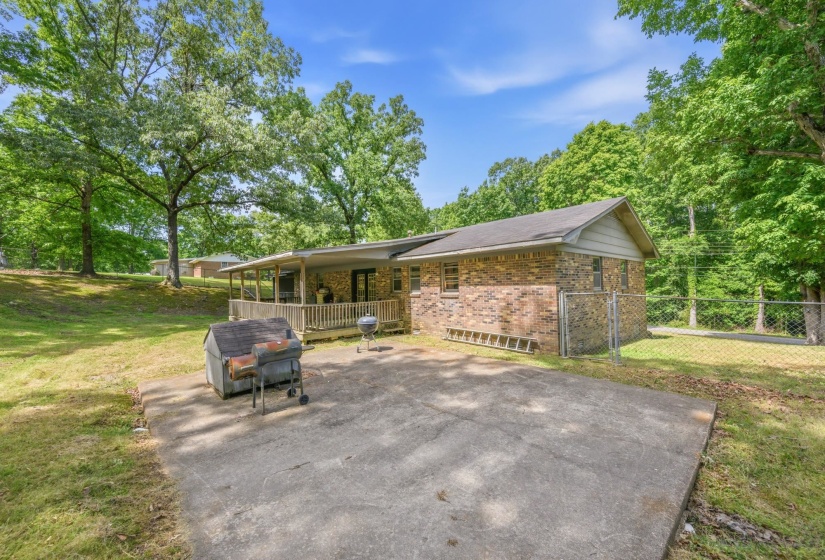 472 OAKVILLE CIR, Parsons, Tennessee 38363, 3 Bedroom Bedrooms, 8 Room Rooms,1.1 BathroomBathrooms,Residential,For Sale,OAKVILLE,0,10221481