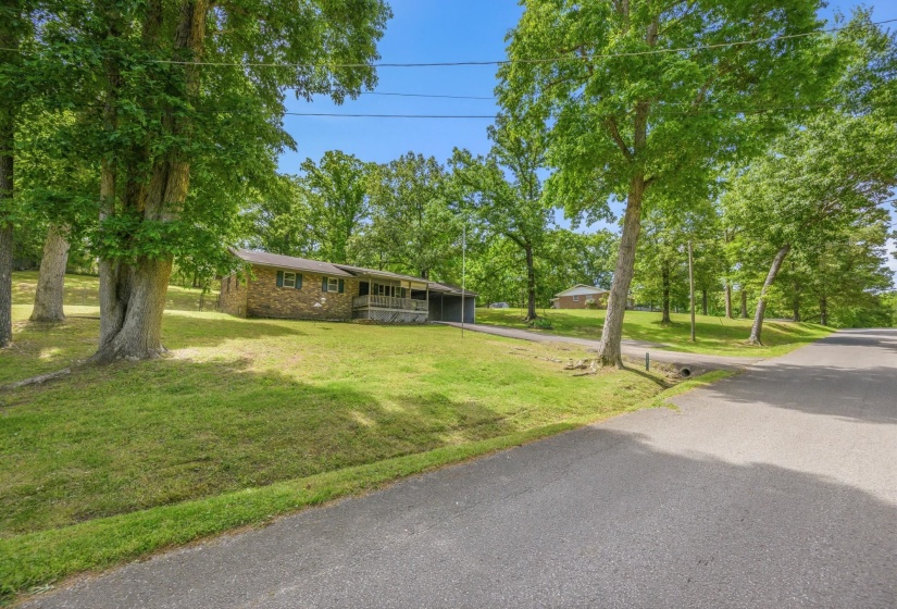 472 OAKVILLE CIR, Parsons, Tennessee 38363, 3 Bedroom Bedrooms, 8 Room Rooms,1.1 BathroomBathrooms,Residential,For Sale,OAKVILLE,0,10221481