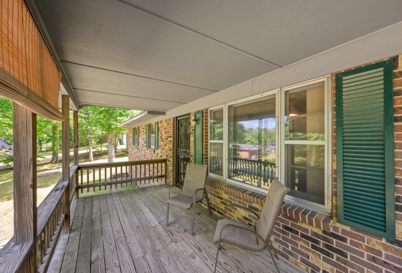 472 OAKVILLE CIR, Parsons, Tennessee 38363, 3 Bedroom Bedrooms, 8 Room Rooms,1.1 BathroomBathrooms,Residential,For Sale,OAKVILLE,0,10221481