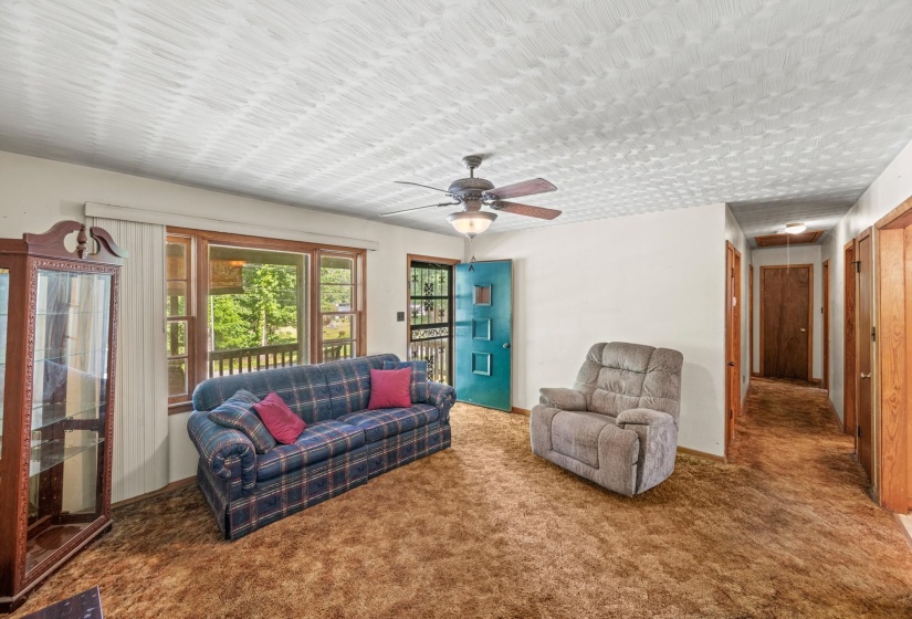 472 OAKVILLE CIR, Parsons, Tennessee 38363, 3 Bedroom Bedrooms, 8 Room Rooms,1.1 BathroomBathrooms,Residential,For Sale,OAKVILLE,0,10221481
