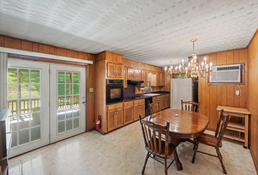 472 OAKVILLE CIR, Parsons, Tennessee 38363, 3 Bedroom Bedrooms, 8 Room Rooms,1.1 BathroomBathrooms,Residential,For Sale,OAKVILLE,0,10221481