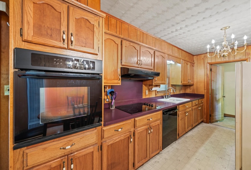 472 OAKVILLE CIR, Parsons, Tennessee 38363, 3 Bedroom Bedrooms, 8 Room Rooms,1.1 BathroomBathrooms,Residential,For Sale,OAKVILLE,0,10221481