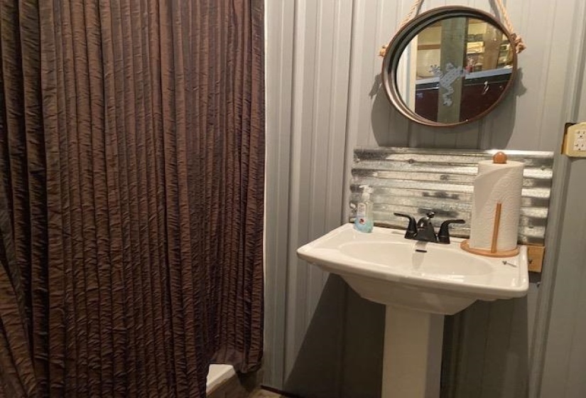 0 ALI GRACE LN, Adamsville, Tennessee 38310, 4 Bedroom Bedrooms, 10 Room Rooms,2 BathroomBathrooms,Residential,For Sale,ALI GRACE,0,10221482