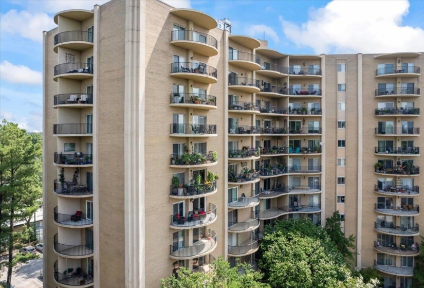 View of apartment building / complex