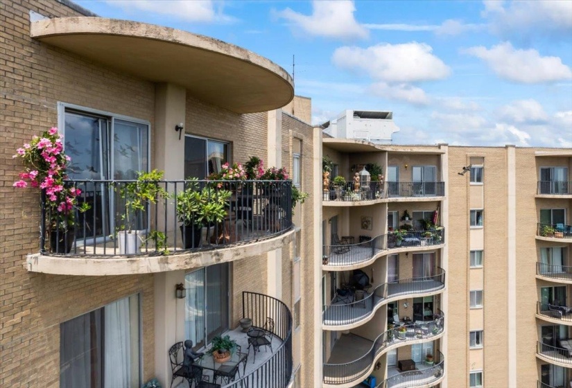 View of apartment building / complex