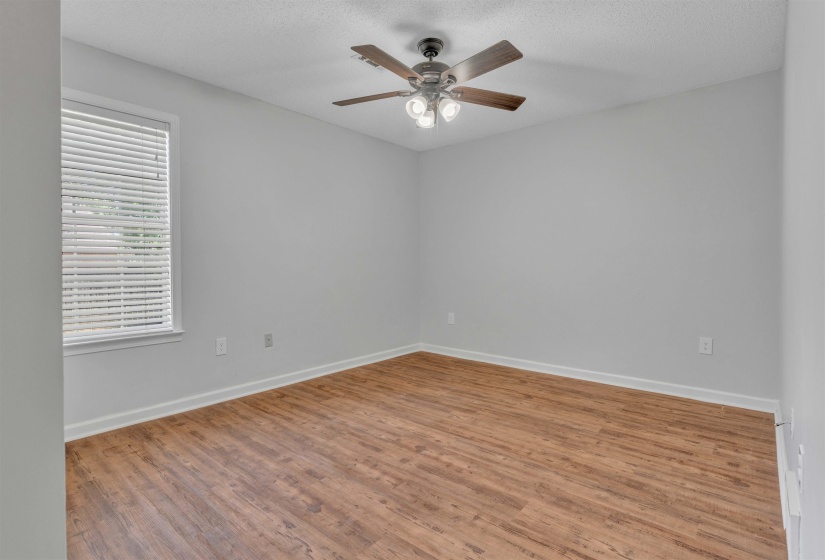 3933 OAK FOREST DR, Bartlett, Tennessee 38135, 4 Bedrooms Bedrooms, 7 Rooms Rooms,2 BathroomsBathrooms,Residential,For Sale,OAK FOREST,10221494