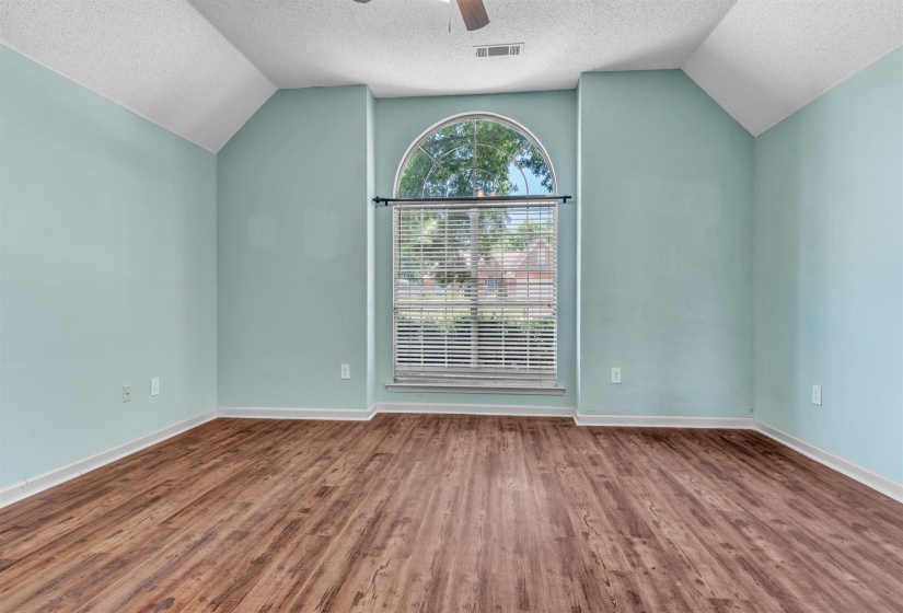 3933 OAK FOREST DR, Bartlett, Tennessee 38135, 4 Bedrooms Bedrooms, 7 Rooms Rooms,2 BathroomsBathrooms,Residential,For Sale,OAK FOREST,10221494