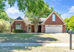 3933 OAK FOREST DR, Bartlett, Tennessee 38135, 4 Bedrooms Bedrooms, 7 Rooms Rooms,2 BathroomsBathrooms,Residential,For Sale,OAK FOREST,10221494 3933 OAK FOREST DR, Bartlett, Tennessee 38135, 4 Bedrooms Bedrooms, 7 Rooms Rooms,2 BathroomsBathrooms,Residential,For Sale,OAK FOREST,10221494
