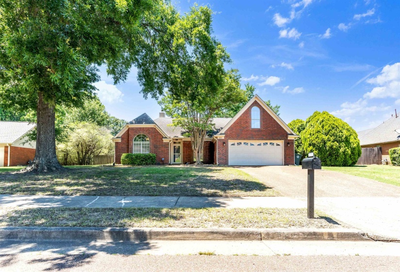3933 OAK FOREST DR, Bartlett, Tennessee 38135, 4 Bedrooms Bedrooms, 7 Rooms Rooms,2 BathroomsBathrooms,Residential,For Sale,OAK FOREST,10221494
