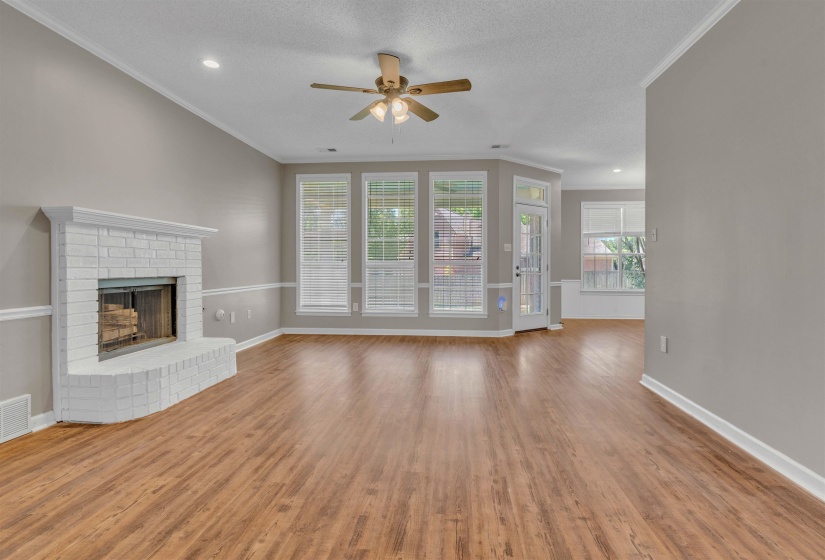 3933 OAK FOREST DR, Bartlett, Tennessee 38135, 4 Bedrooms Bedrooms, 7 Rooms Rooms,2 BathroomsBathrooms,Residential,For Sale,OAK FOREST,10221494