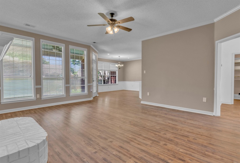 3933 OAK FOREST DR, Bartlett, Tennessee 38135, 4 Bedrooms Bedrooms, 7 Rooms Rooms,2 BathroomsBathrooms,Residential,For Sale,OAK FOREST,10221494