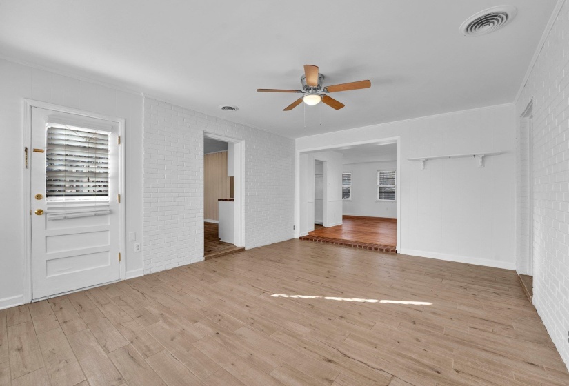 1338 DEARING RD, Memphis, Tennessee 38117, 4 Bedrooms Bedrooms, 7 Rooms Rooms,2 BathroomsBathrooms,Residential,For Sale,DEARING,10221499