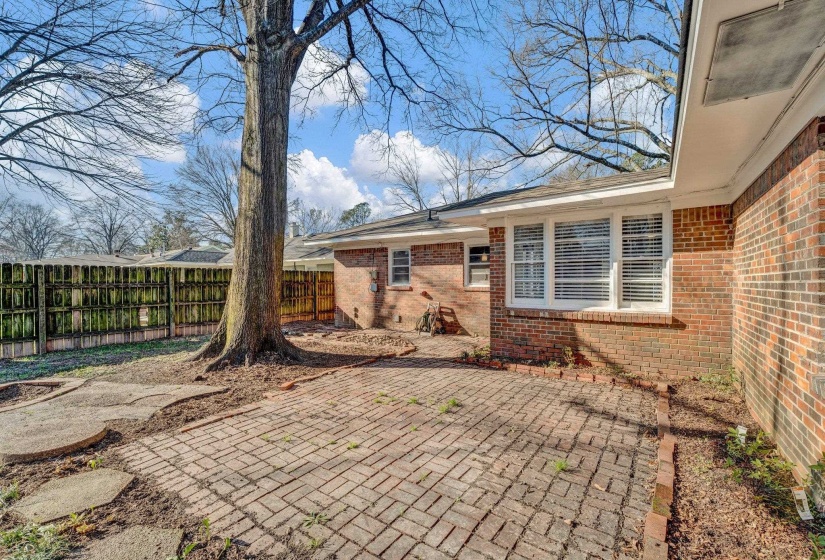 1338 DEARING RD, Memphis, Tennessee 38117, 4 Bedrooms Bedrooms, 7 Rooms Rooms,2 BathroomsBathrooms,Residential,For Sale,DEARING,10221499