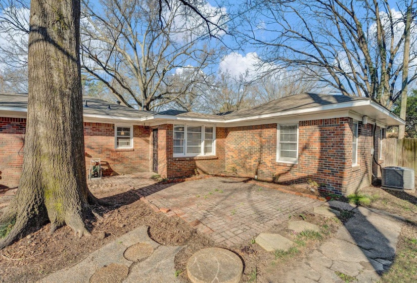 1338 DEARING RD, Memphis, Tennessee 38117, 4 Bedrooms Bedrooms, 7 Rooms Rooms,2 BathroomsBathrooms,Residential,For Sale,DEARING,10221499
