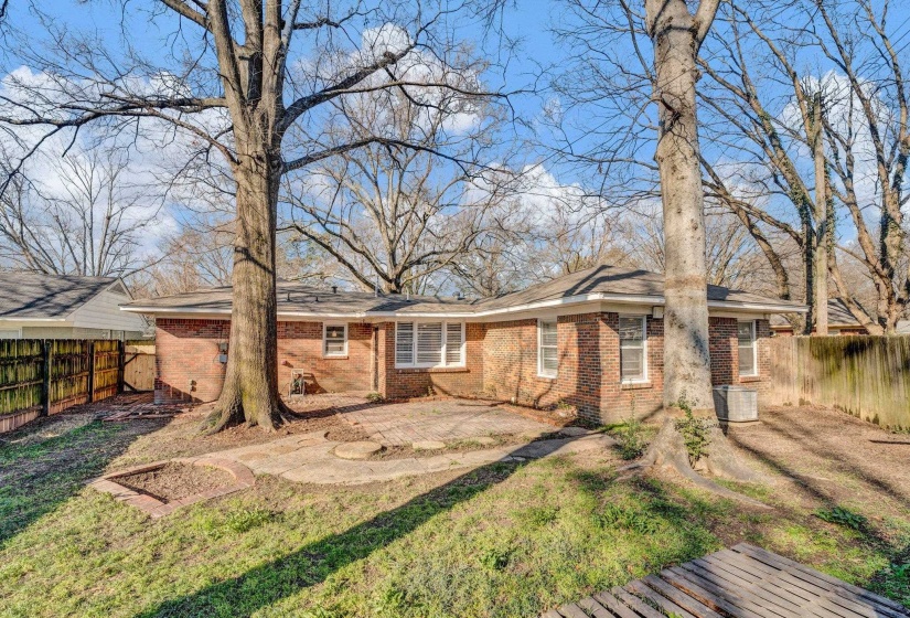 1338 DEARING RD, Memphis, Tennessee 38117, 4 Bedrooms Bedrooms, 7 Rooms Rooms,2 BathroomsBathrooms,Residential,For Sale,DEARING,10221499