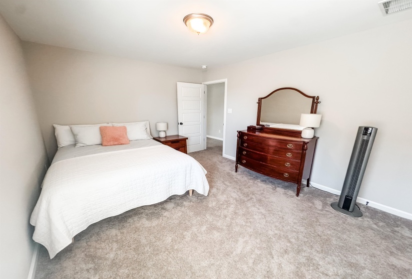 10206 EVERGREEN MANOR CV, Lakeland, Tennessee 38002, 4 Bedrooms Bedrooms, 8 Rooms Rooms,3 BathroomsBathrooms,Rental Properties,For Sale,EVERGREEN MANOR,10221542