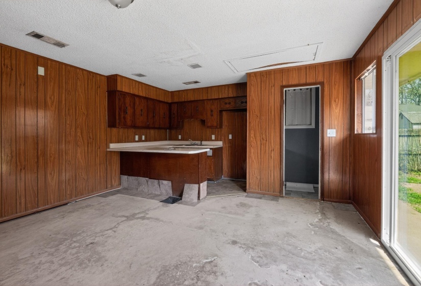 3220 CHRISTINE RD, Memphis, Tennessee 38118, 4 Bedroom Bedrooms, 8 Room Rooms,2 BathroomBathrooms,Residential,For Sale,CHRISTINE,0,10217851