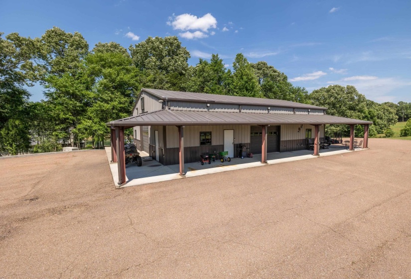 11469 MONTEREY RD, Eads, Tennessee 38028, 7 Bedroom Bedrooms, 16 Room Rooms,7.2 BathroomBathrooms,Residential,For Sale,MONTEREY,0,10221527