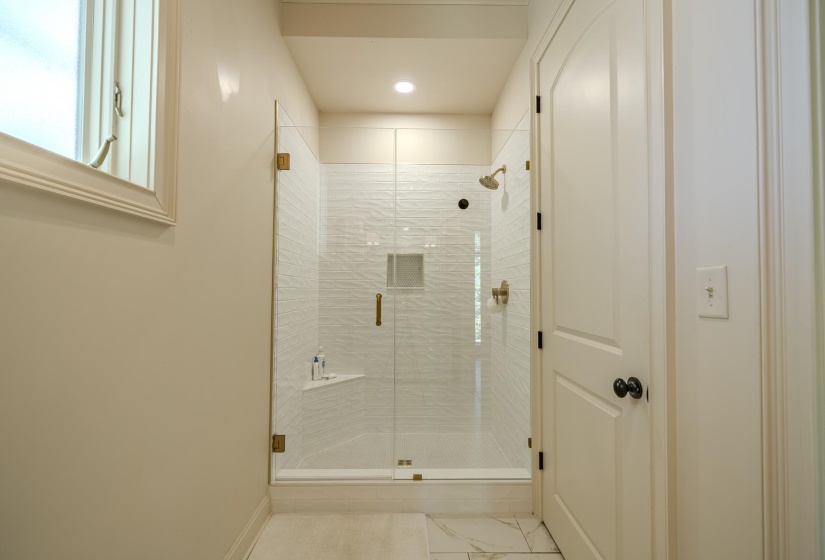 105 RIVIERA CV, Savannah, Tennessee 38372, 4 Bedroom Bedrooms, 9 Room Rooms,5.1 BathroomBathrooms,Residential,For Sale,RIVIERA,0,10221532