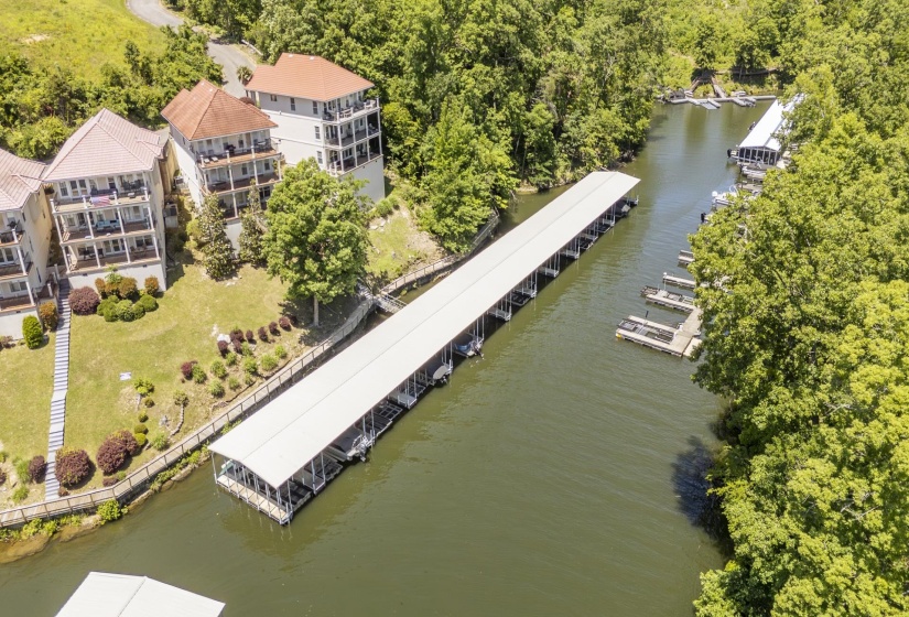105 RIVIERA CV, Savannah, Tennessee 38372, 4 Bedroom Bedrooms, 9 Room Rooms,5.1 BathroomBathrooms,Residential,For Sale,RIVIERA,0,10221532