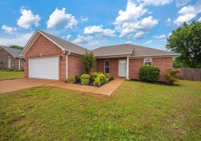 156 LANCASTER DR, Medina, Tennessee 38355, 3 Bedrooms Bedrooms, 8 Rooms Rooms,2 BathroomsBathrooms,Residential,For Sale,LANCASTER,10221546