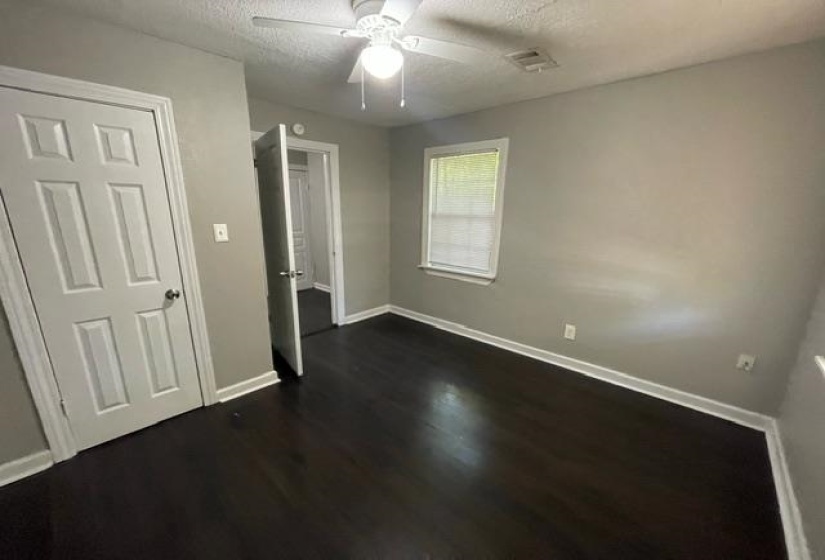 2155 CURRY AVE, Memphis, Tennessee 38108, 3 Bedrooms Bedrooms, 6 Rooms Rooms,2 BathroomsBathrooms,Residential,For Sale,CURRY,10221548