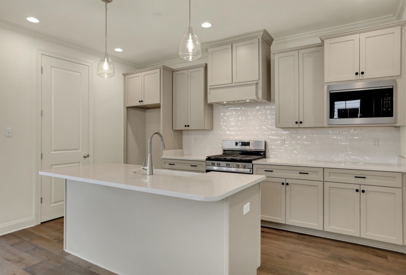 483 ARMEL DR, Collierville, Tennessee 38017, 3 Bedroom Bedrooms, 8 Room Rooms,2.1 BathroomBathrooms,Residential,For Sale,ARMEL,0,10221563