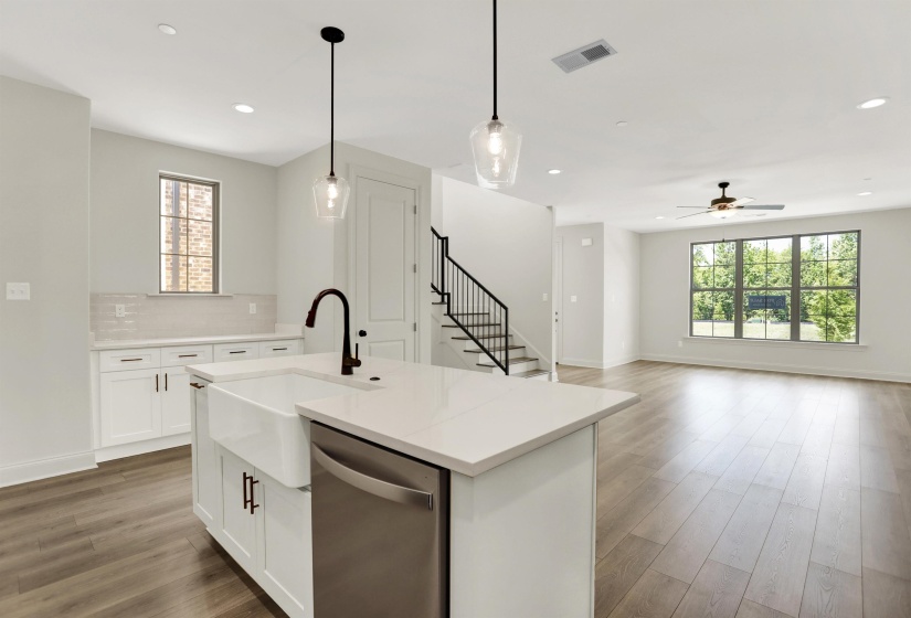 899 ALDWICK DR, Collierville, Tennessee 38017, 3 Bedroom Bedrooms, 7 Room Rooms,2.1 BathroomBathrooms,Residential,For Sale,ALDWICK,0,10221569