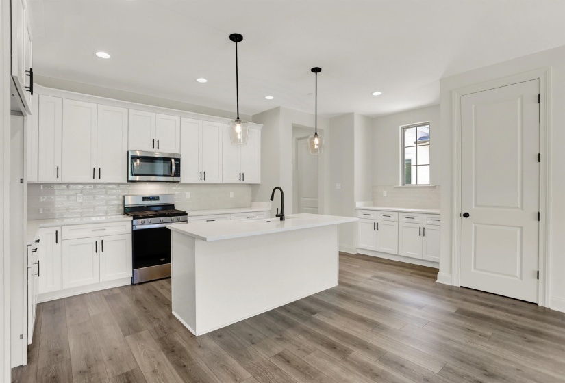 899 ALDWICK DR, Collierville, Tennessee 38017, 3 Bedroom Bedrooms, 7 Room Rooms,2.1 BathroomBathrooms,Residential,For Sale,ALDWICK,0,10221569