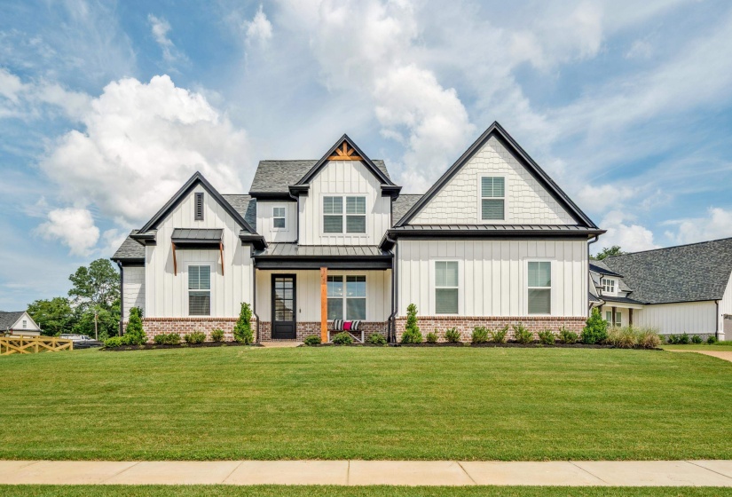245 HIGHLAND PARK CV, Oakland, Tennessee 38060, 4 Bedroom Bedrooms, 8 Room Rooms,3 BathroomBathrooms,Residential,For Sale,HIGHLAND PARK,0,10221570