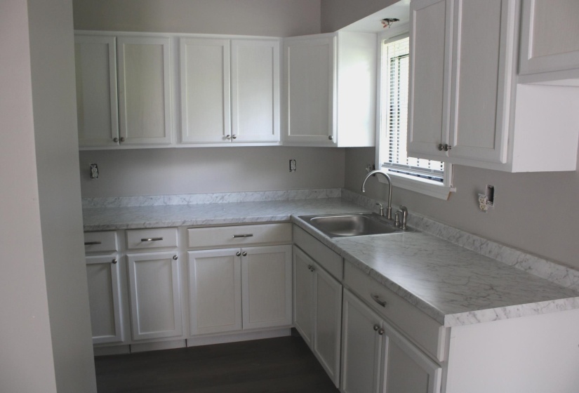 3758 WOLF TRAIL DR, Memphis, Tennessee 38128, 3 Bedrooms Bedrooms, 6 Rooms Rooms,1 BathroomBathrooms,Rental Properties,For Sale,WOLF TRAIL,10221623