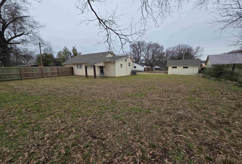 690 MCCONNELL ST, Memphis, Tennessee 38112, 3 Bedrooms Bedrooms, 6 Rooms Rooms,3 BathroomsBathrooms,Rental Properties,For Sale,MCCONNELL,10221624