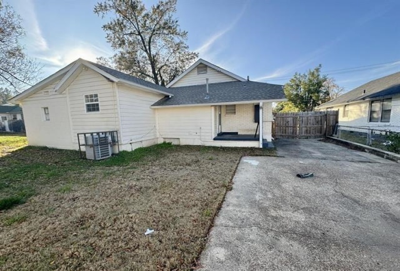 690 MCCONNELL ST, Memphis, Tennessee 38112, 3 Bedrooms Bedrooms, 6 Rooms Rooms,3 BathroomsBathrooms,Rental Properties,For Sale,MCCONNELL,10221624