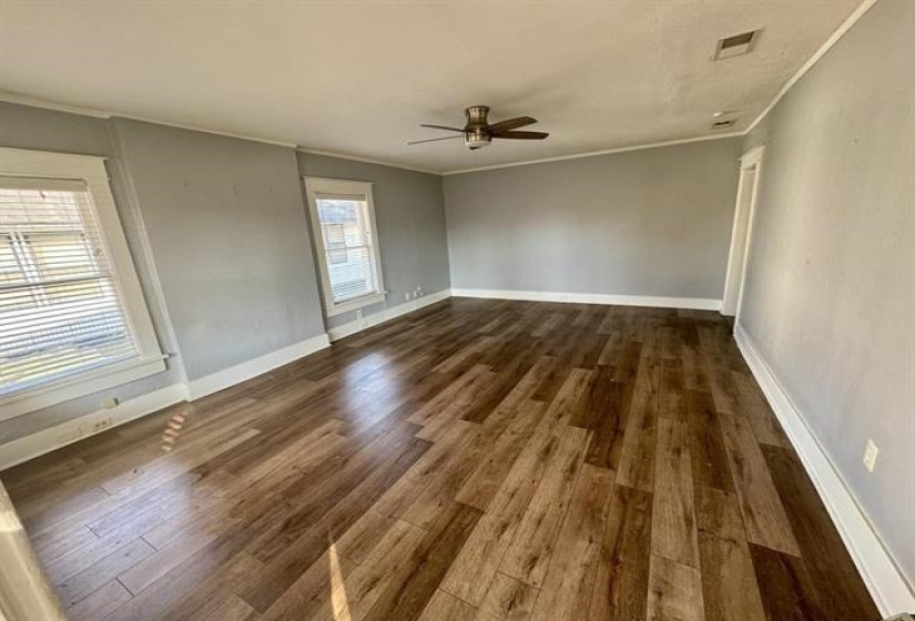 690 MCCONNELL ST, Memphis, Tennessee 38112, 3 Bedrooms Bedrooms, 6 Rooms Rooms,3 BathroomsBathrooms,Rental Properties,For Sale,MCCONNELL,10221624
